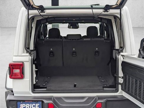 Used 2025 Jeep Wrangler Unlimited Sahara w/ Safety Group AWD/4WD image 6