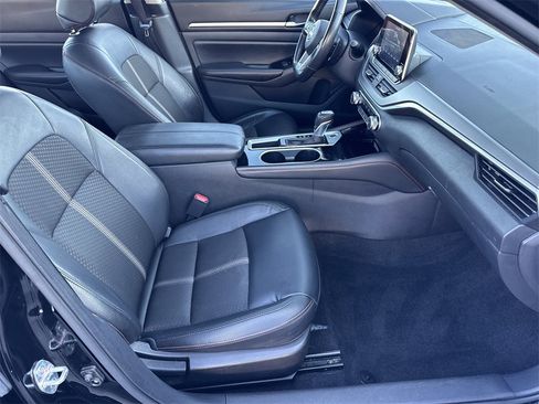 Used 2024 Nissan Altima 2.5 SR image 13