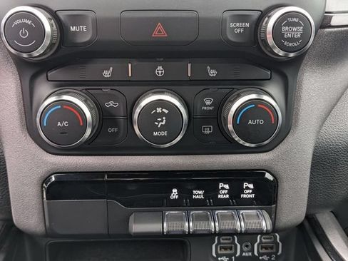 Used 2023 RAM 1500 Big Horn AWD/4WD image 22