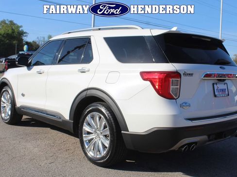 Used 2021 Ford Explorer King Ranch w/ Premium Technology Package image 8
