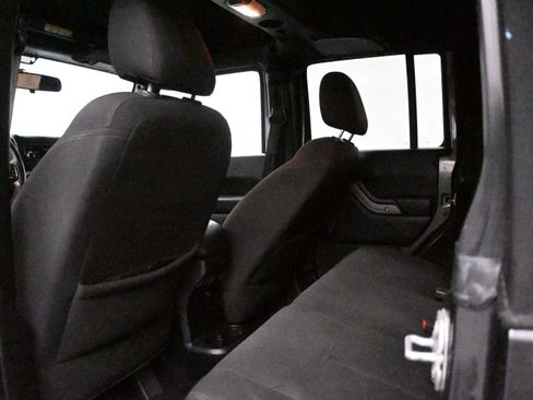 Used 2017 Jeep Wrangler Unlimited Sport w/ Connectivity Group image 10