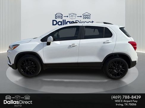 Used 2022 Chevrolet Trax LT w/ Sport Edition image 9