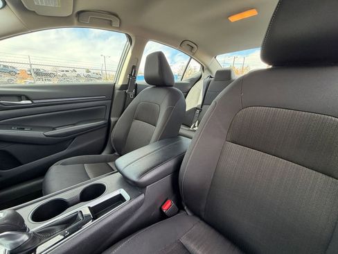 Used 2025 Nissan Altima 2.5 SV image 34