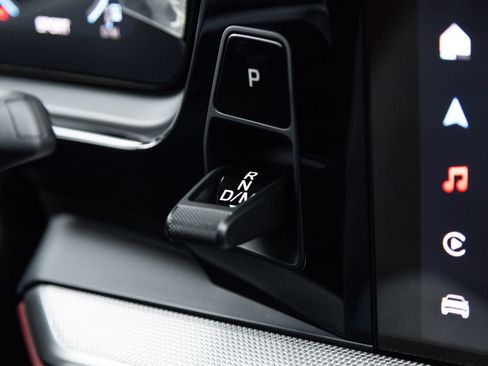 Certified 2025 Porsche Cayenne E-Hybrid Coupe AWD/4WD image 18