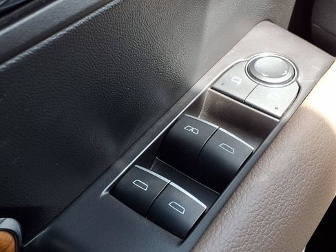Used 2024 GMC Canyon Denali AWD/4WD image 19