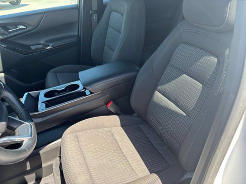 Used 2025 Chevrolet Equinox LT FWD image 36