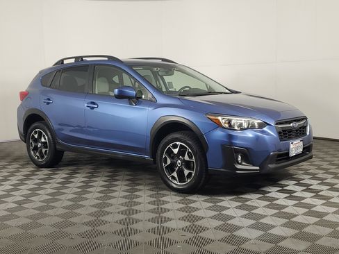 Used 2018 Subaru Crosstrek 2.0i Premium w/ Eyesight System image 2