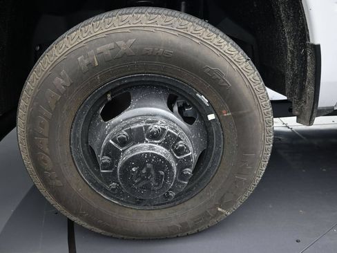 New 2026 RAM 3500 Tradesman AWD/4WD image 9
