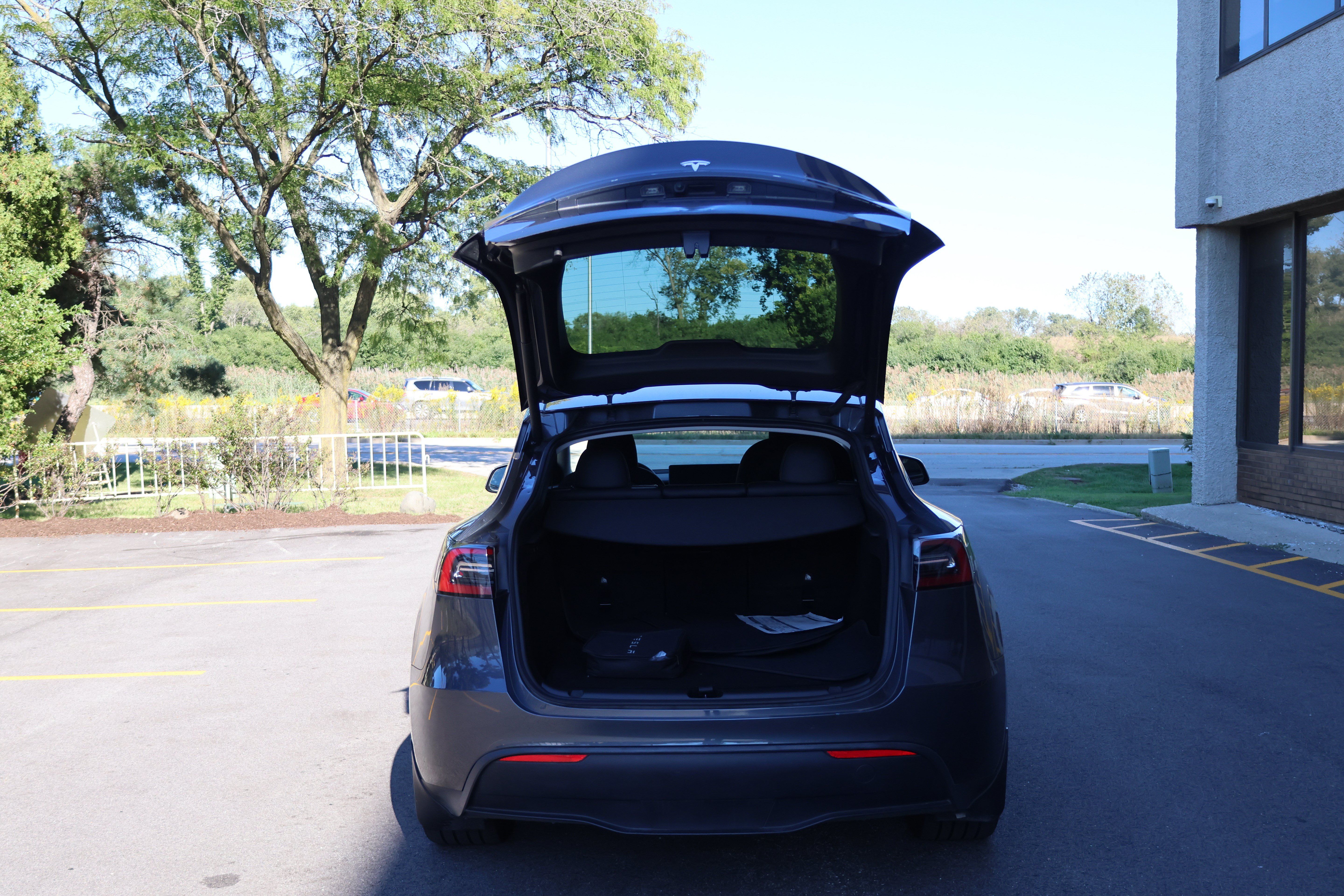 Used 2023 Tesla Model Y Long Range AWD/4WD image 4