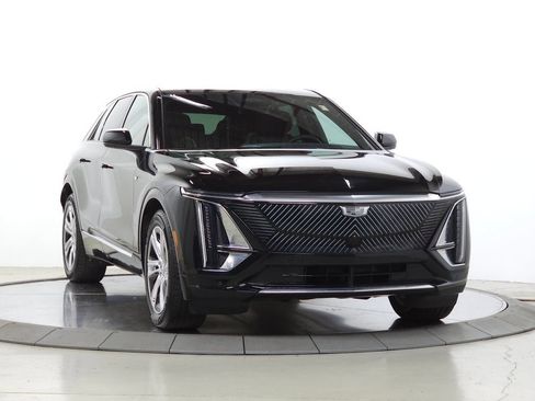 Certified 2024 Cadillac Lyriq Tech AWD/4WD image 12