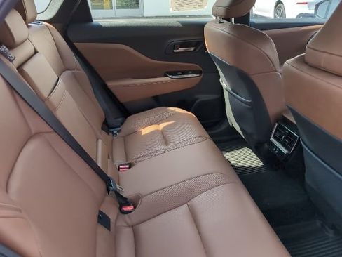 Used 2025 Toyota Crown Signia w/ Advanced Technology Package image 24