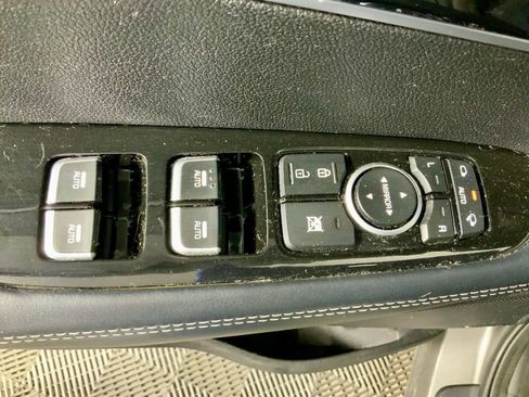 Used 2017 Kia Sorento SX image 20