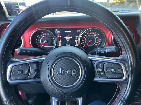Used 2021 Jeep Wrangler Unlimited Rubicon w/ Xtreme Recon 35" Tire Package AWD/4WD image 34