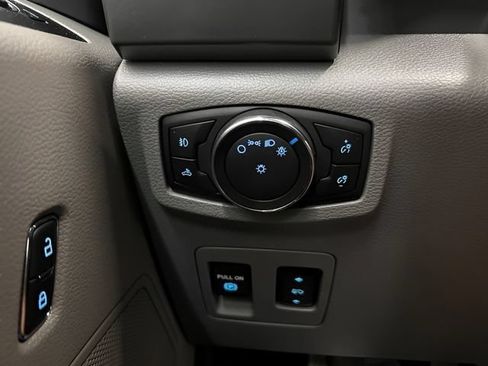 Used 2019 Ford F150 XLT w/ Equipment Group 302A Luxury AWD/4WD image 15
