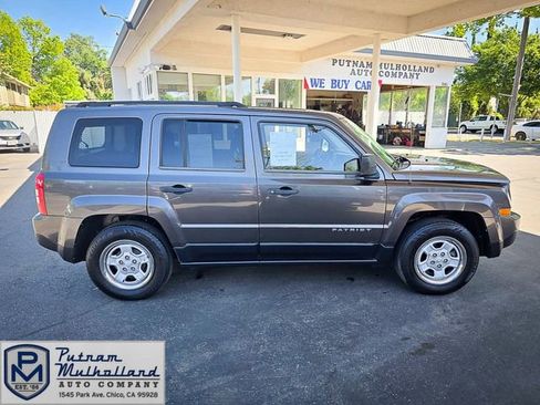 Used 2014 Jeep Patriot Sport image 2