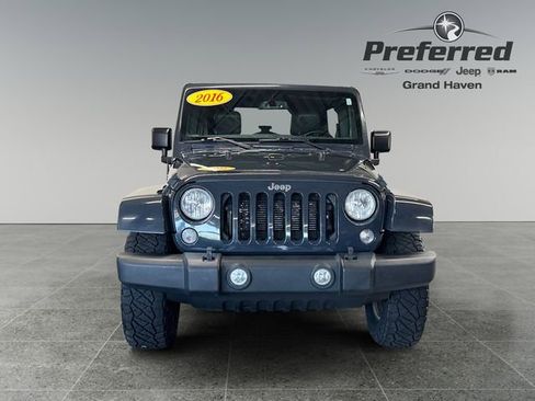 Used 2016 Jeep Wrangler Unlimited Rubicon w/ Dual Top Group AWD/4WD image 13