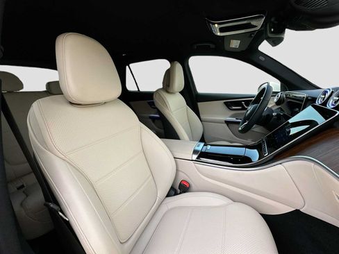 Used 2026 Mercedes-Benz GLC 300 4MATIC image 28