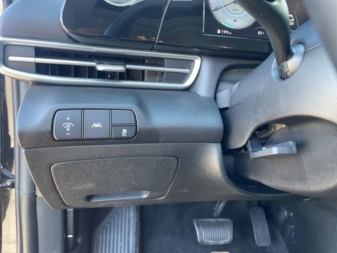 Used 2022 Hyundai Elantra SEL w/ Convenience + Premium Package image 23