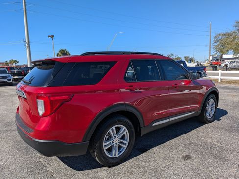 Used 2023 Ford Explorer XLT w/ Equipment Group 202A RWD image 4