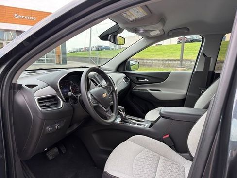 Used 2022 Chevrolet Equinox LS w/ LS Convenience Package FWD image 22