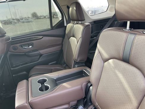 Used 2023 Honda Pilot Elite image 37