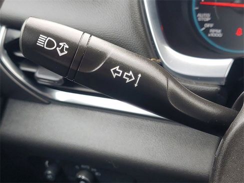 Used 2021 Chevrolet Traverse LS image 11