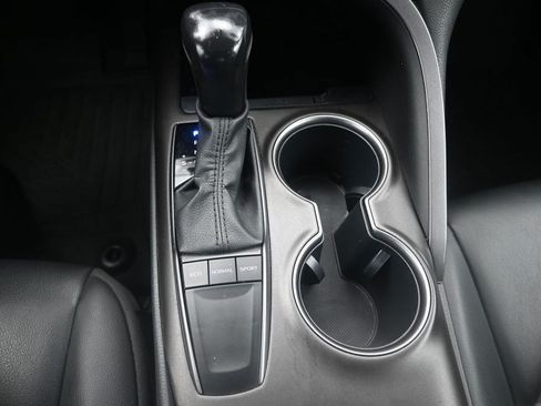Used 2022 Toyota Camry SE FWD image 22