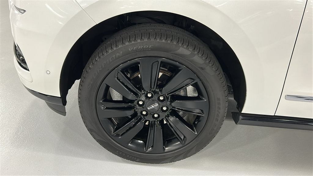 Used 2024 Lincoln Navigator Reserve AWD/4WD image 8