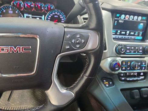 Used 2019 GMC Yukon XL SLT w/ Open Road Package AWD/4WD image 11