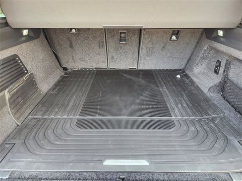 New 2025 Land Rover Range Rover SE image 22