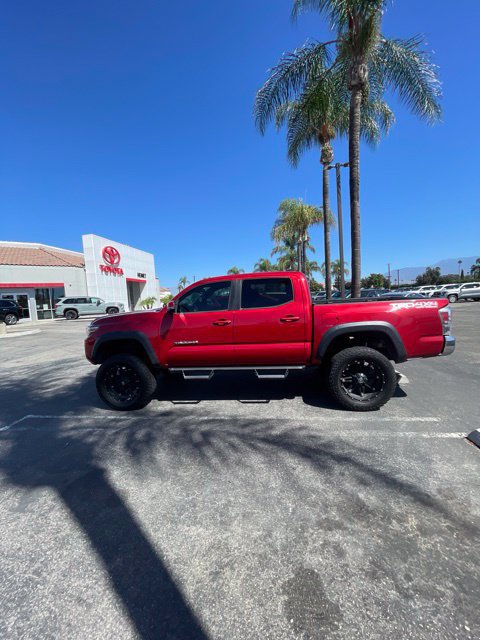 Used 2020 Toyota Tacoma TRD Off-Road AWD/4WD image 7