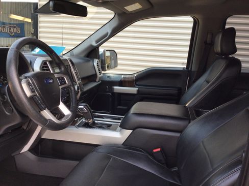 Used 2016 Ford F150 Lariat w/ Equipment Group 502A Luxury AWD/4WD image 8