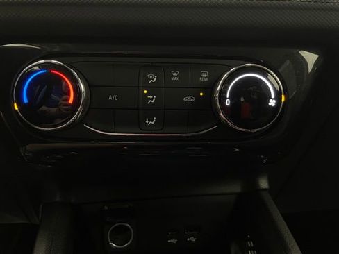 Used 2024 Chevrolet TrailBlazer LT AWD/4WD image 5