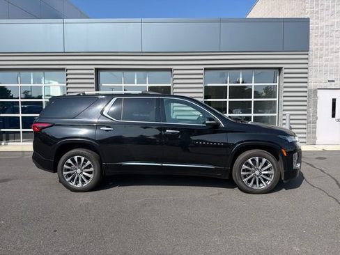 Used 2023 Chevrolet Traverse Premier AWD/4WD image 3