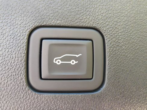 Used 2023 Chevrolet Tahoe Z71 AWD/4WD image 34