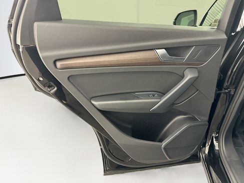 Used 2023 Audi Q5 2.0T Premium w/ Convenience Package image 28