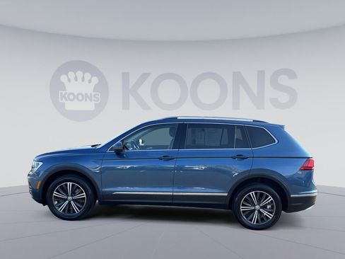Used 2018 Volkswagen Tiguan SEL AWD/4WD image 2