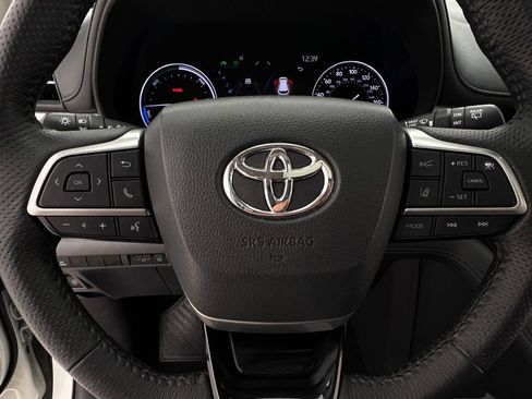 Used 2021 Toyota Sienna Limited AWD/4WD image 17