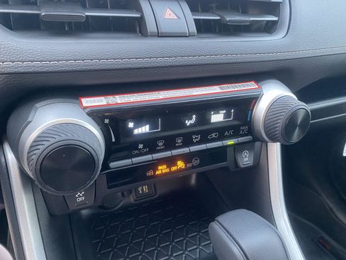 Used 2025 Toyota RAV4 LE image 25