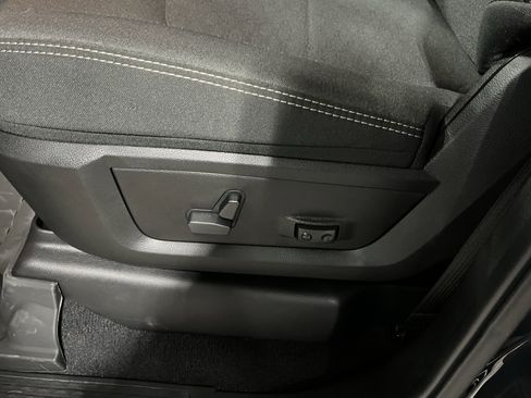 Used 2025 RAM 3500 Big Horn image 18