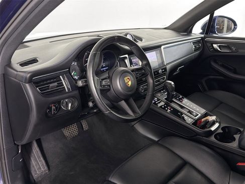 Certified 2023 Porsche Macan GTS w/ Premium Package Plus AWD/4WD image 4