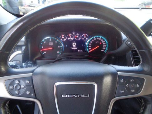 Used 2018 GMC Yukon Denali w/ Open Road Package AWD/4WD image 31