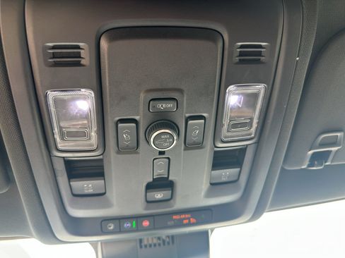 Used 2025 Chevrolet Tahoe High Country w/ Sun And Tow Package AWD/4WD image 29