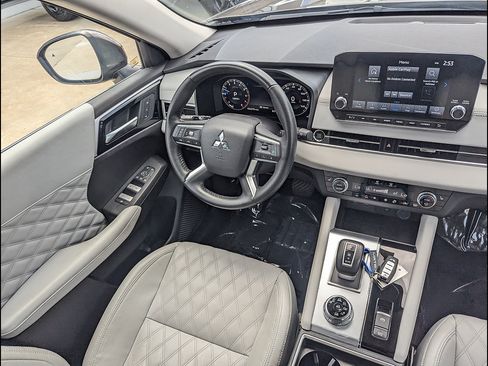 Used 2023 Mitsubishi Outlander SEL AWD/4WD image 26