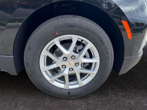 Used 2024 Chevrolet Equinox LT FWD image 27