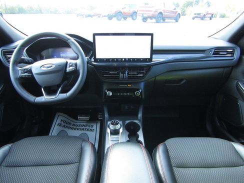 Used 2023 Ford Escape ST-Line w/ Tech Pack #1 AWD/4WD image 17