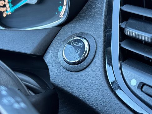 Used 2016 Ford Fiesta Titanium image 22