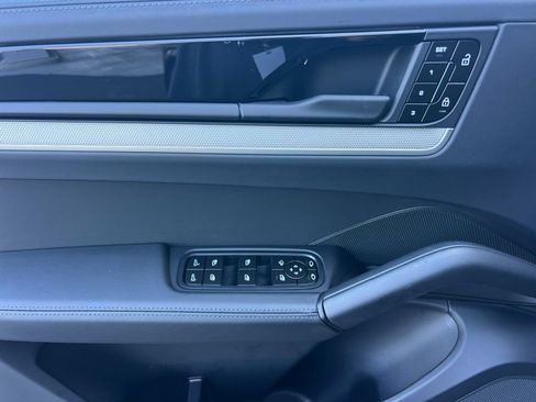 Certified 2026 Porsche Cayenne Coupe AWD/4WD image 13