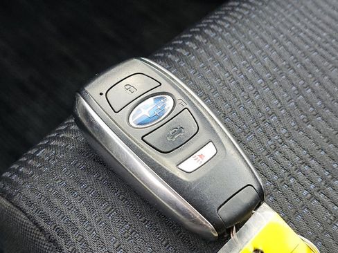 Used 2024 Subaru Ascent Premium w/ Convenience Package image 32