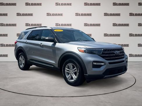 Used 2021 Ford Explorer XLT w/ Equipment Group 202A AWD/4WD image 7
